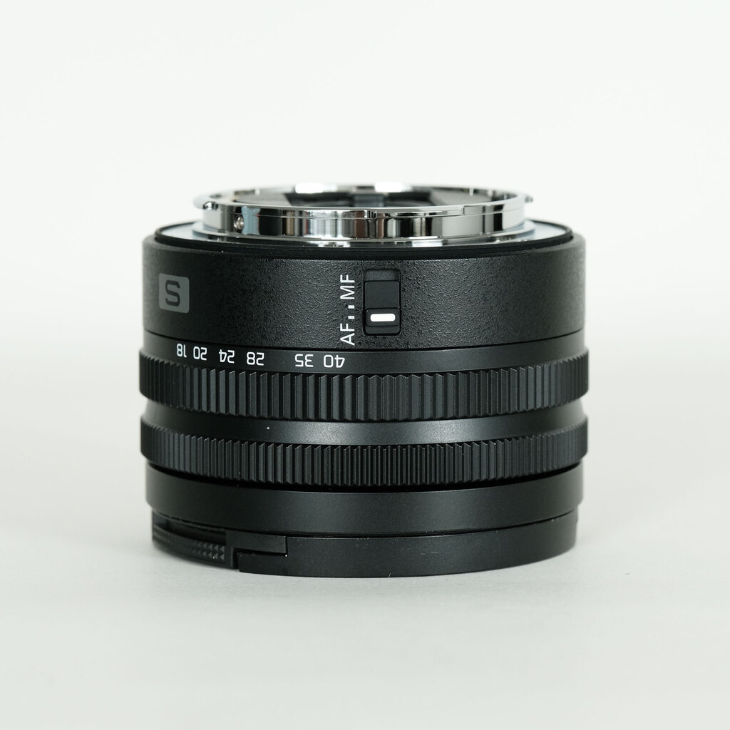 Panasonic LUMIX S 18-40mm F4.5-6.3 Panasonic LUMIX S 18-40mm F4.5-6.3