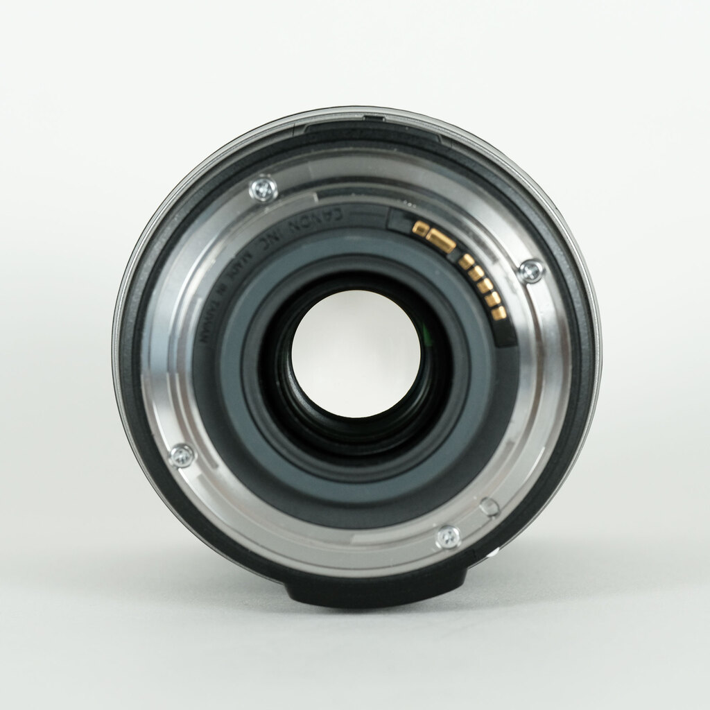 Canon EF-S18-200mm F3.5-5.6 IS