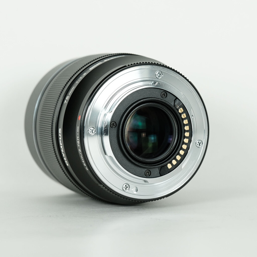 OLYMPUS M.ZUIKO DIGITAL ED 75mm F1.8 OLYMPUS M.ZUIKO DIGITAL ED 75mm F1.8