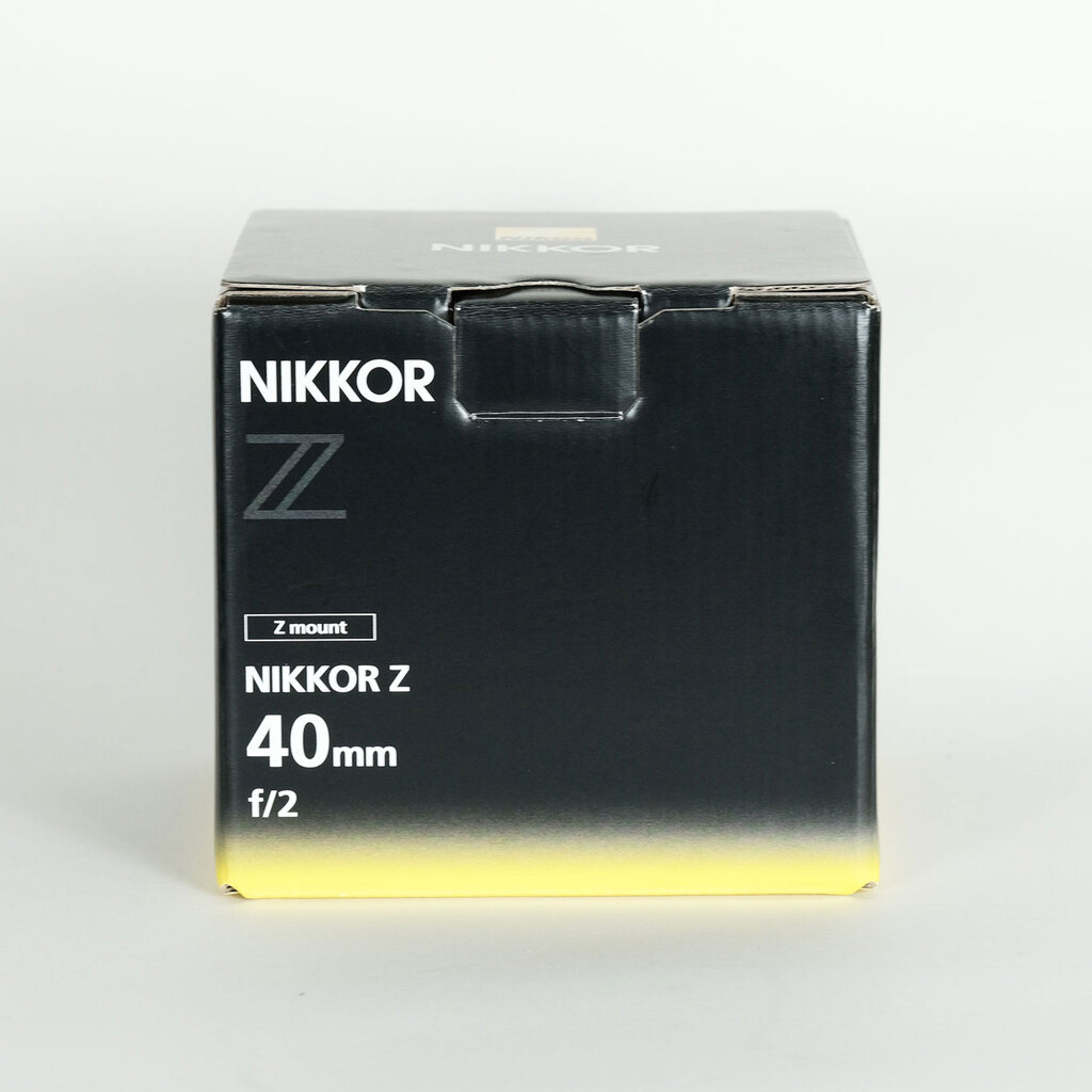 Nikon NIKKOR Z 40mm f/2 Nikon NIKKOR Z 40mm f/2