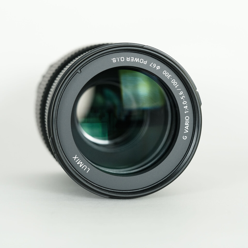Panasonic LUMIX G VARIO 100-300mm / F4.0-5.6 II / POWER O.I.S. Panasonic LUMIX G VARIO 100-300mm / F4.0-5.6 II / POWER O.I.S.