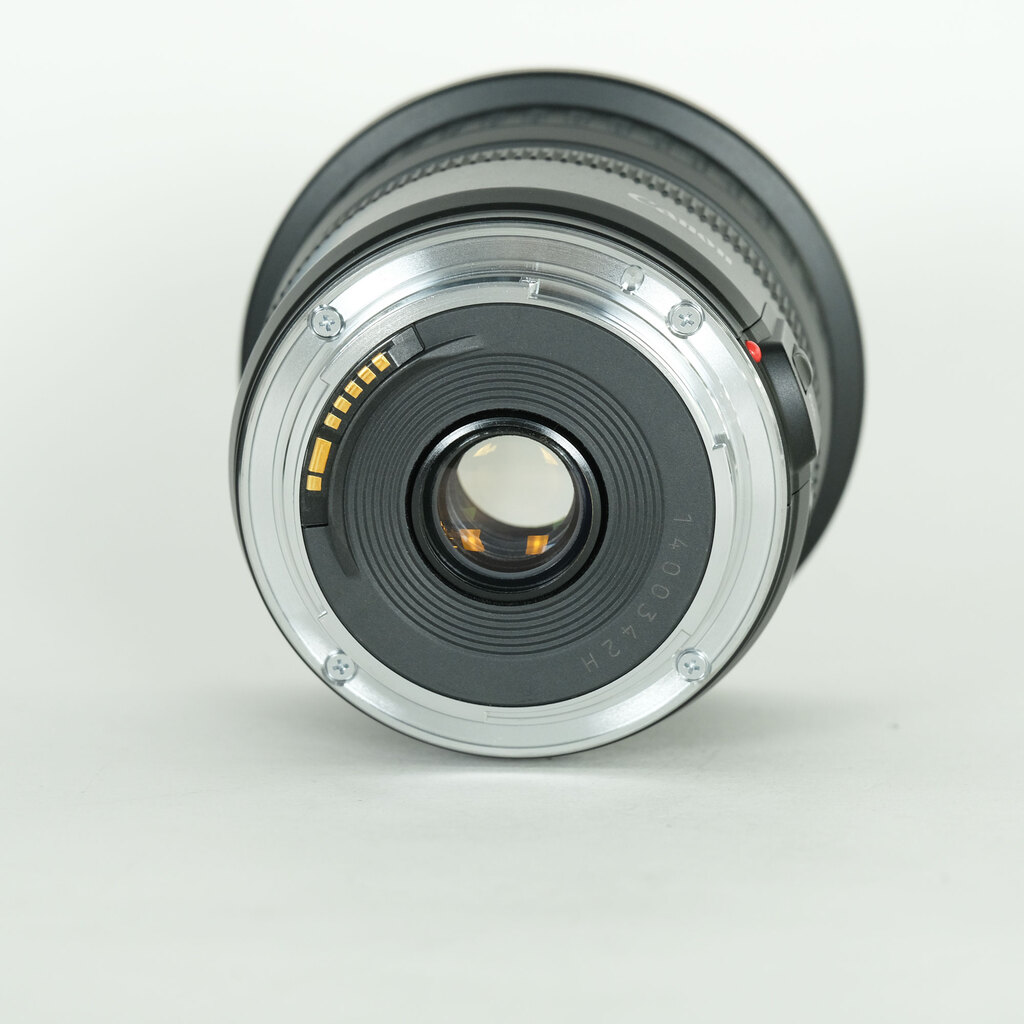 Canon EF20-35mm F3.5-4.5 USM