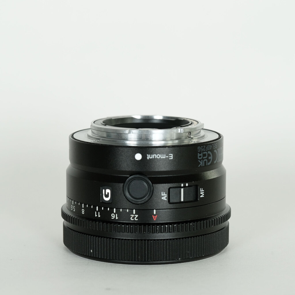 【美品】SONY FE 40mm F2.5 G SEL40F25G おまけ有 新品)SONY (ソニー) FE 40mm F2.5G SEL40F25G（商品ID