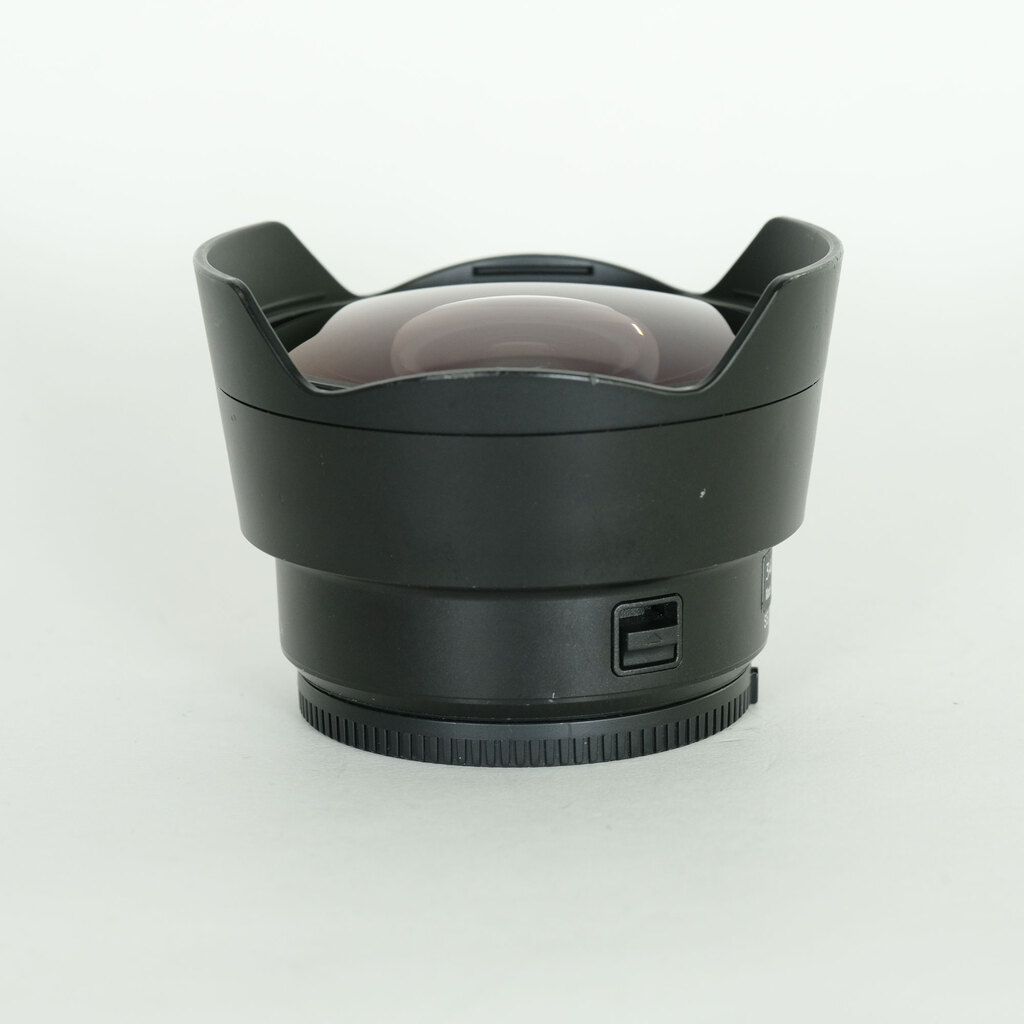 SONY FE 28mm F2 SEL28F20