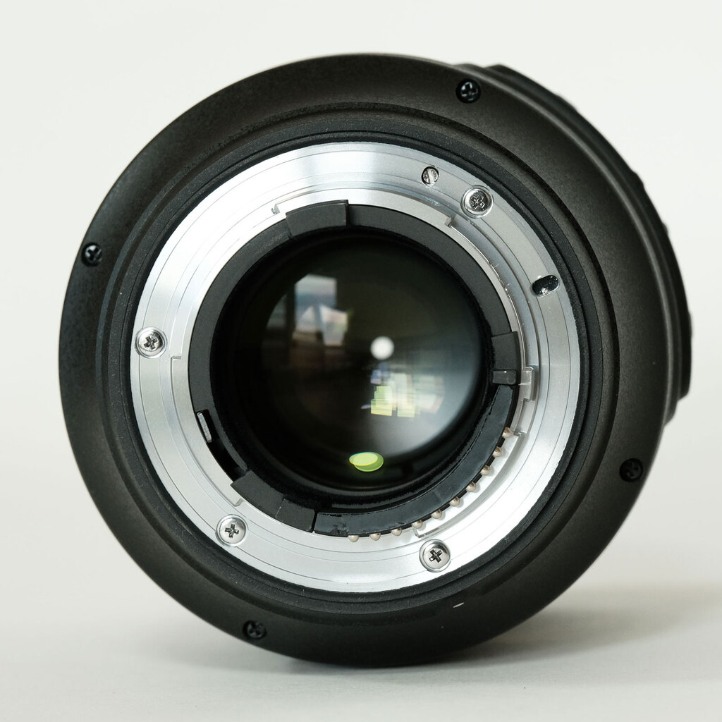 Nikon AF-S VR Micro-Nikkor 105mm f/2.8G IF-ED Nikon AF-S VR Micro-Nikkor 105mm f/2.8G IF-ED