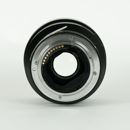 SONY FE 85mm F1.8 SEL85F18