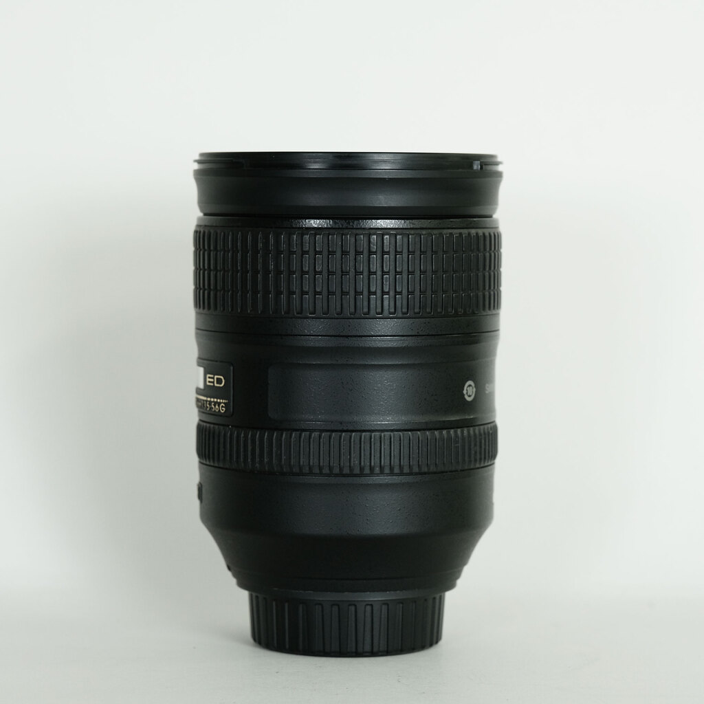 Nikon AF-S NIKKOR 28-300mm f/3.5-5.6G ED VR Nikon AF-S NIKKOR 28-300mm f/3.5-5.6G ED VR