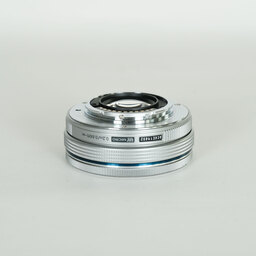 OLYMPUS M.ZUIKO DIGITAL ED 14-42mm F3.5-5.6 EZ シルバー OLYMPUS M.ZUIKO DIGITAL ED 14-42mm F3.5-5.6 EZ シルバー