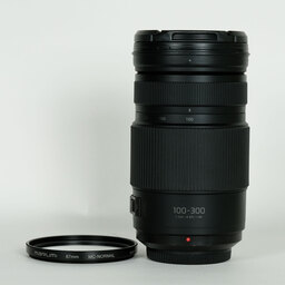 Panasonic LUMIX G VARIO 100-300mm / F4.0-5.6 II / POWER O.I.S. Panasonic LUMIX G VARIO 100-300mm / F4.0-5.6 II / POWER O.I.S.