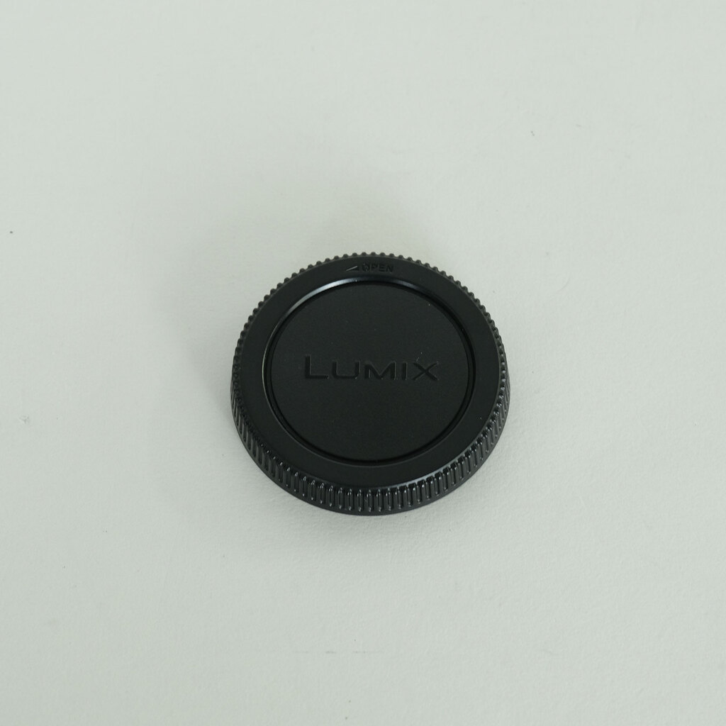 Panasonic LUMIX G VARIO 12-32mm / F3.5-5.6 ASPH. / MEGA O.I.S.