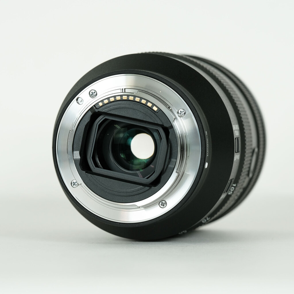 SONY FE 24-105mm F4 G OSS ズームレンズ【美品】 Amazon.co.jp: Sony (ソニー) - FE 24-105mm F4 G OSS 標準