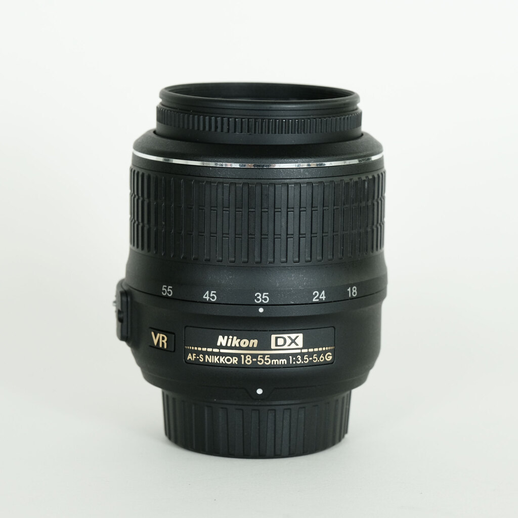 Nikon AF-S DX NIKKOR 18-55mm F3.5-5.6 G VR Nikon AF-S DX NIKKOR 18-55mm F3.5-5.6 G VR
