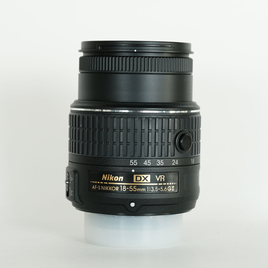 Nikon AF-S DX NIKKOR 18-55mm f3.5-5.6G VR II Nikon AF-S DX NIKKOR 18-55mm f3.5-5.6G VR II