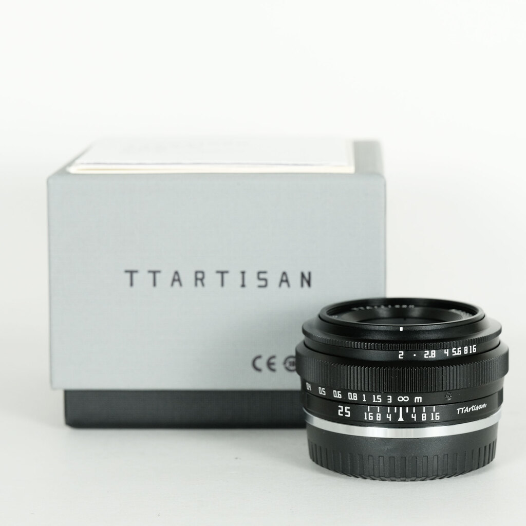 銘匠光学 TTArtisan 25mm F2 C (フジフイルムX用) ブラック 銘匠光学 TTArtisan 25mm F2 C (フジフイルムX用) ブラック