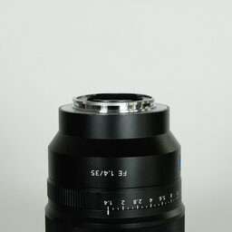 SONY Distagon T* FE 35mm F1.4 ZA SEL35F14Z SONY Distagon T* FE 35mm F1.4 ZA SEL35F14Z
