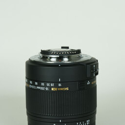 SIGMA 18-250mm F3.5-6.3 DC MACRO OS HSM (ニコンF用) SIGMA 18-250mm F3.5-6.3 DC MACRO OS HSM (ニコンF用)