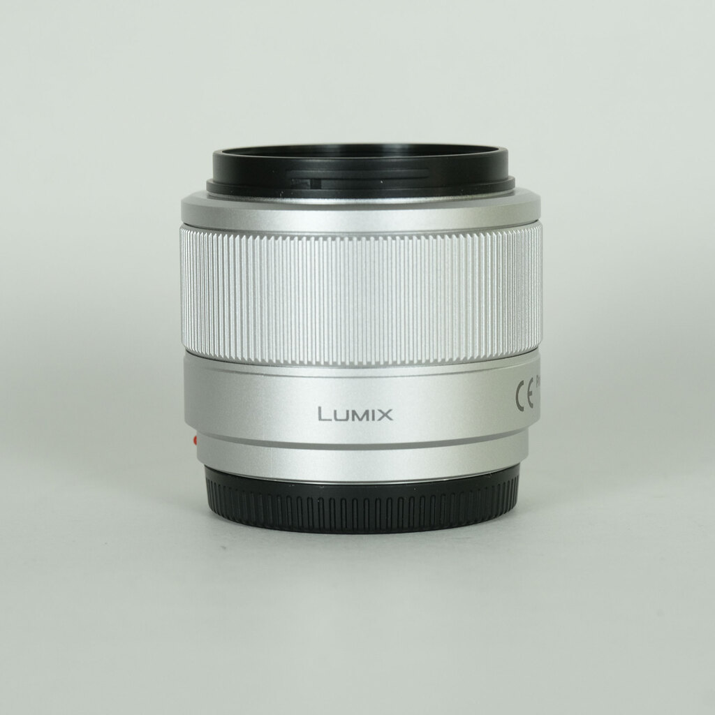 Panasonic LUMIX G 25mm F1.7 ASPH. Panasonic LUMIX G 25mm F1.7 ASPH.
