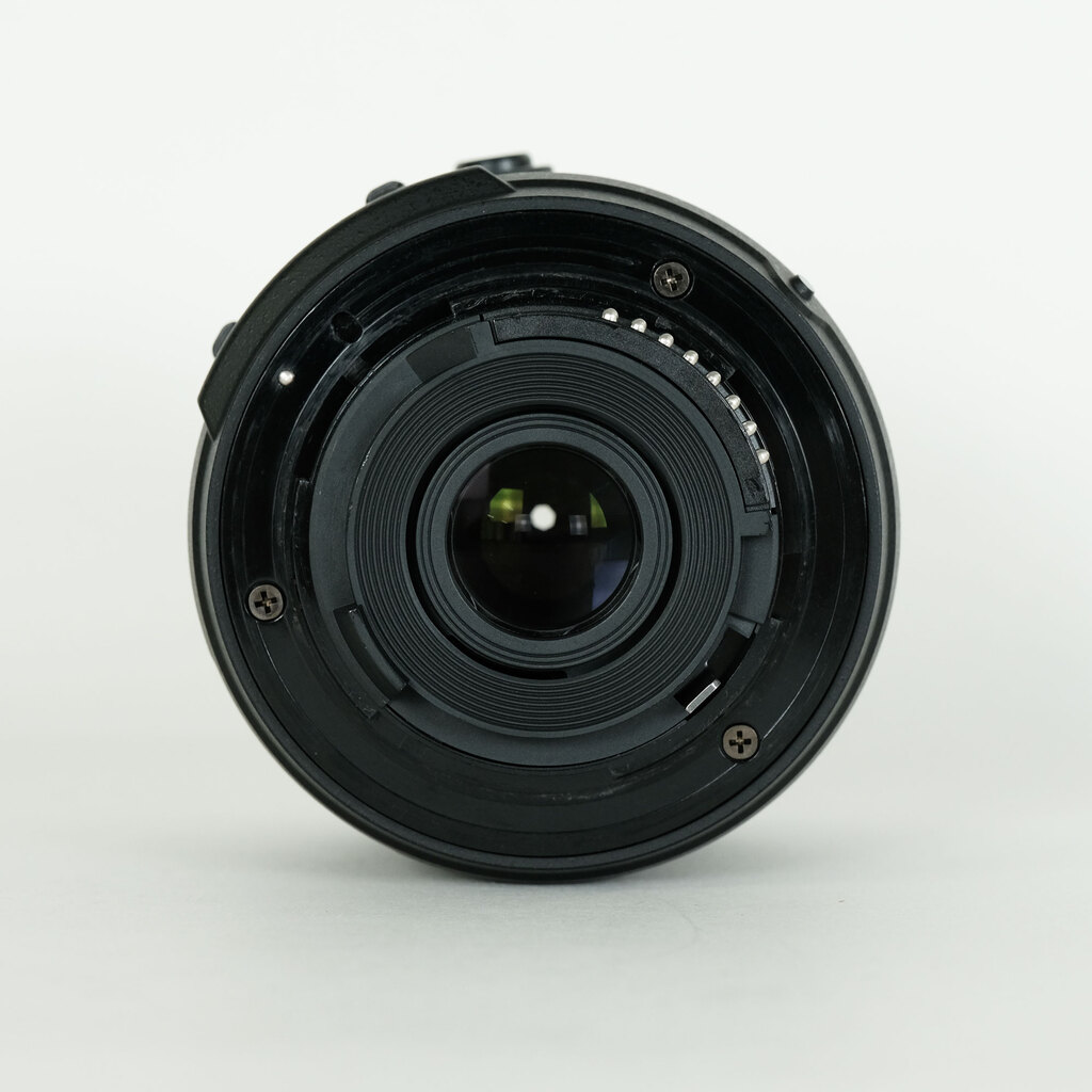 Nikon AF-S DX NIKKOR 18-55mm f3.5-5.6G VR II Nikon AF-S DX NIKKOR 18-55mm f3.5-5.6G VR II