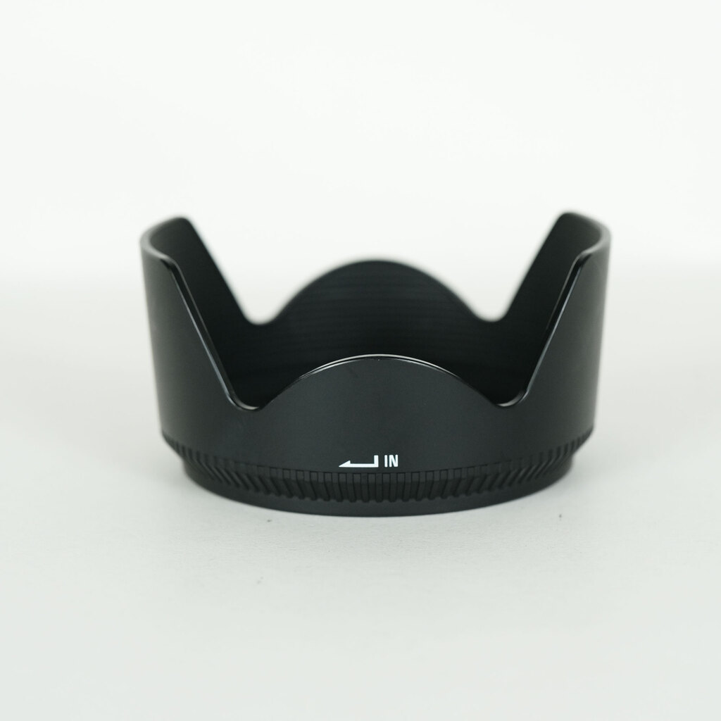 SIGMA 18-250mm F3.5-6.3 DC MACRO OS HSM (キヤノンEF用) SIGMA 18-250mm F3.5-6.3 DC MACRO OS HSM (キヤノンEF用)