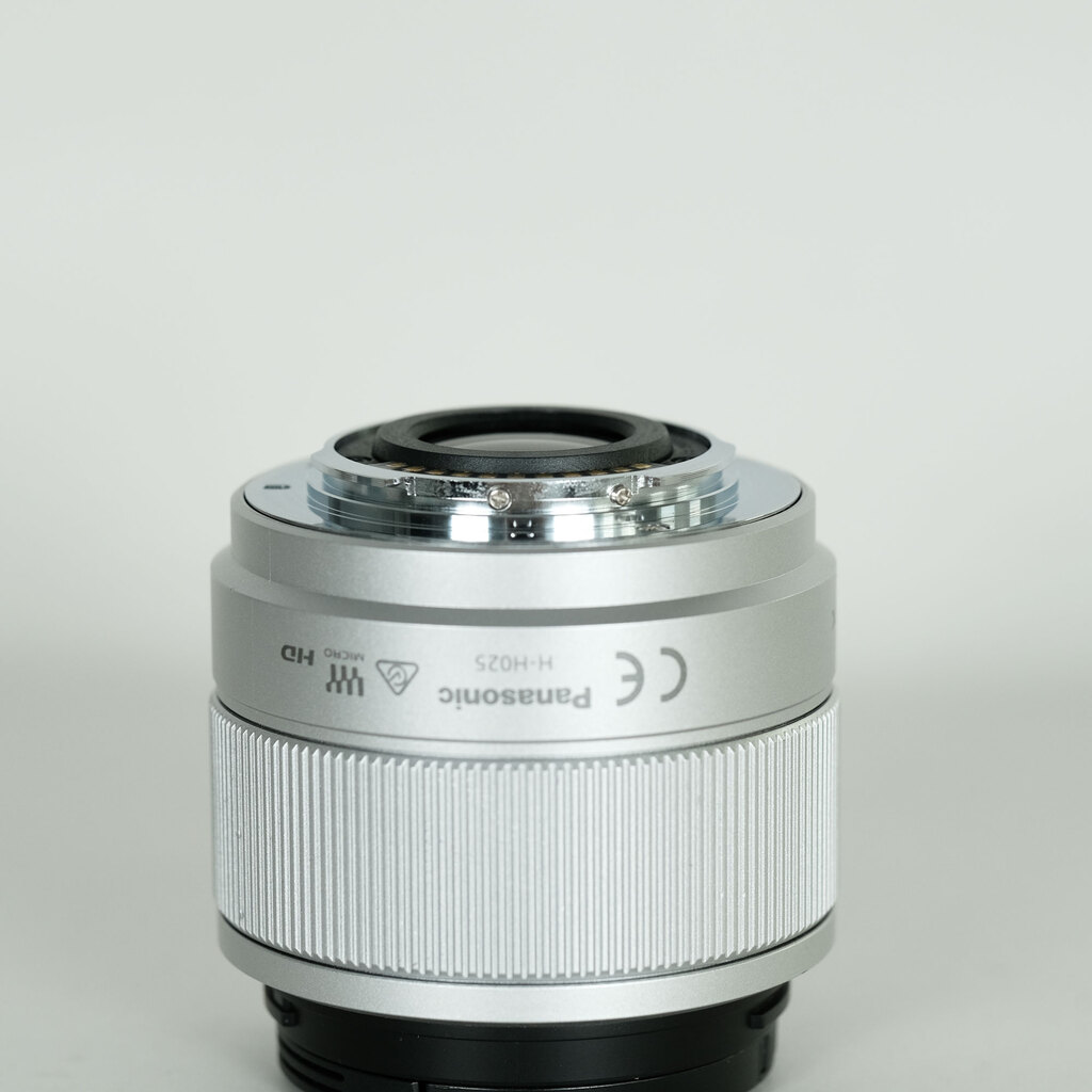 LUMIX GX7ボディシルバー + 25mm F1.4レンズ Panasonic Lumix G 25mm f1.7 H025 シルバー 【公式通販】