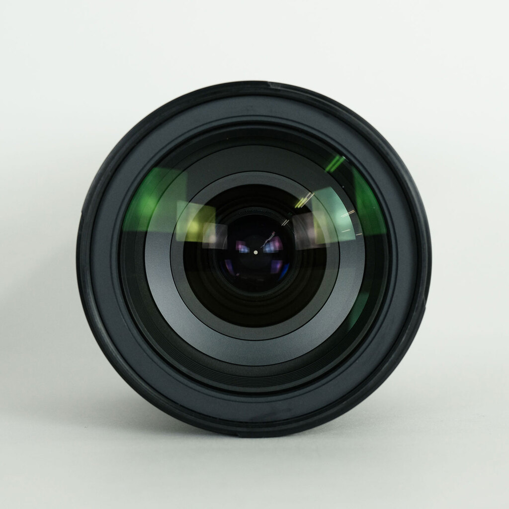 Nikon AF-S NIKKOR 28-300mm f/3.5-5.6G ED VR Nikon AF-S NIKKOR 28-300mm f/3.5-5.6G ED VR