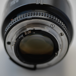 Nikon Ai AF Nikkor 85mm f/1.8D Nikon Ai AF Nikkor 85mm f/1.8D