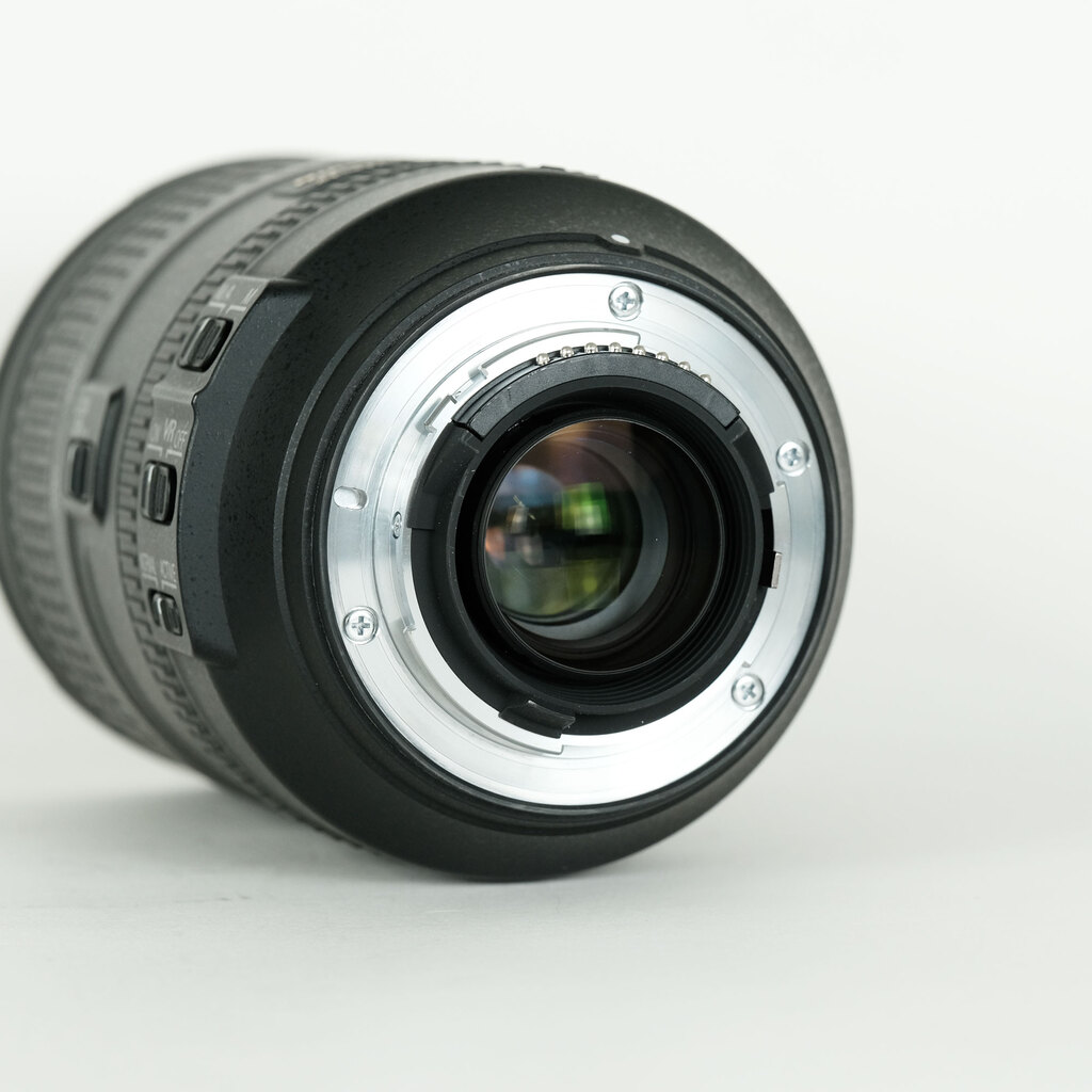 Nikon AF-S NIKKOR 28-300mm f/3.5-5.6G ED VR Nikon AF-S NIKKOR 28-300mm f/3.5-5.6G ED VR