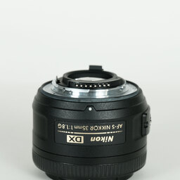 Nikon AF-S DX NIKKOR 35mm f/1.8G Nikon AF-S DX NIKKOR 35mm f/1.8G