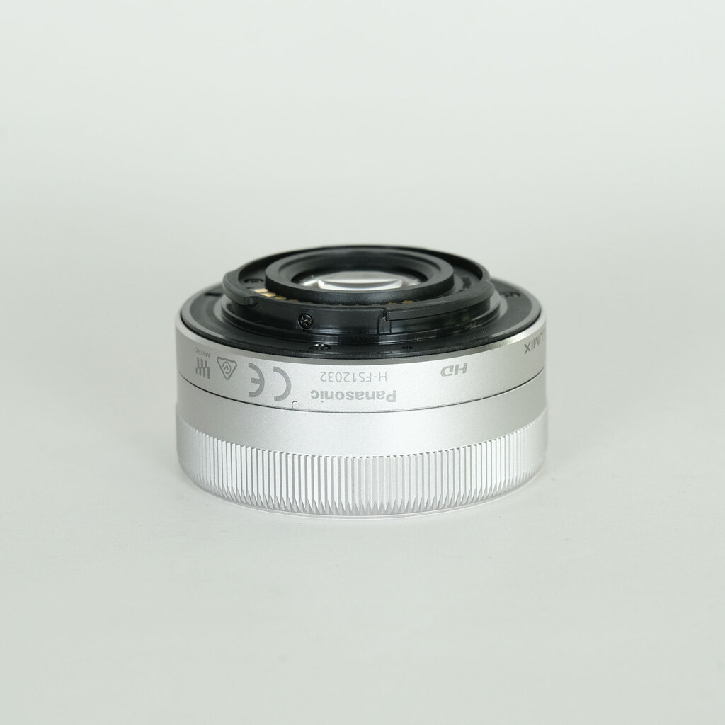Panasonic LUMIX G VARIO 12-32mm / F3.5-5.6 ASPH. / MEGA O.I.S.