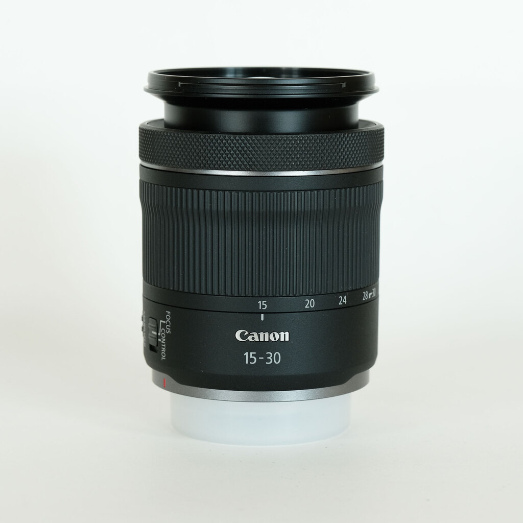 Canon 15-30mm ズームレンズ キヤノン、小型軽量タイプの広角ズーム「RF15-30mm F4.5-6.3 IS STM