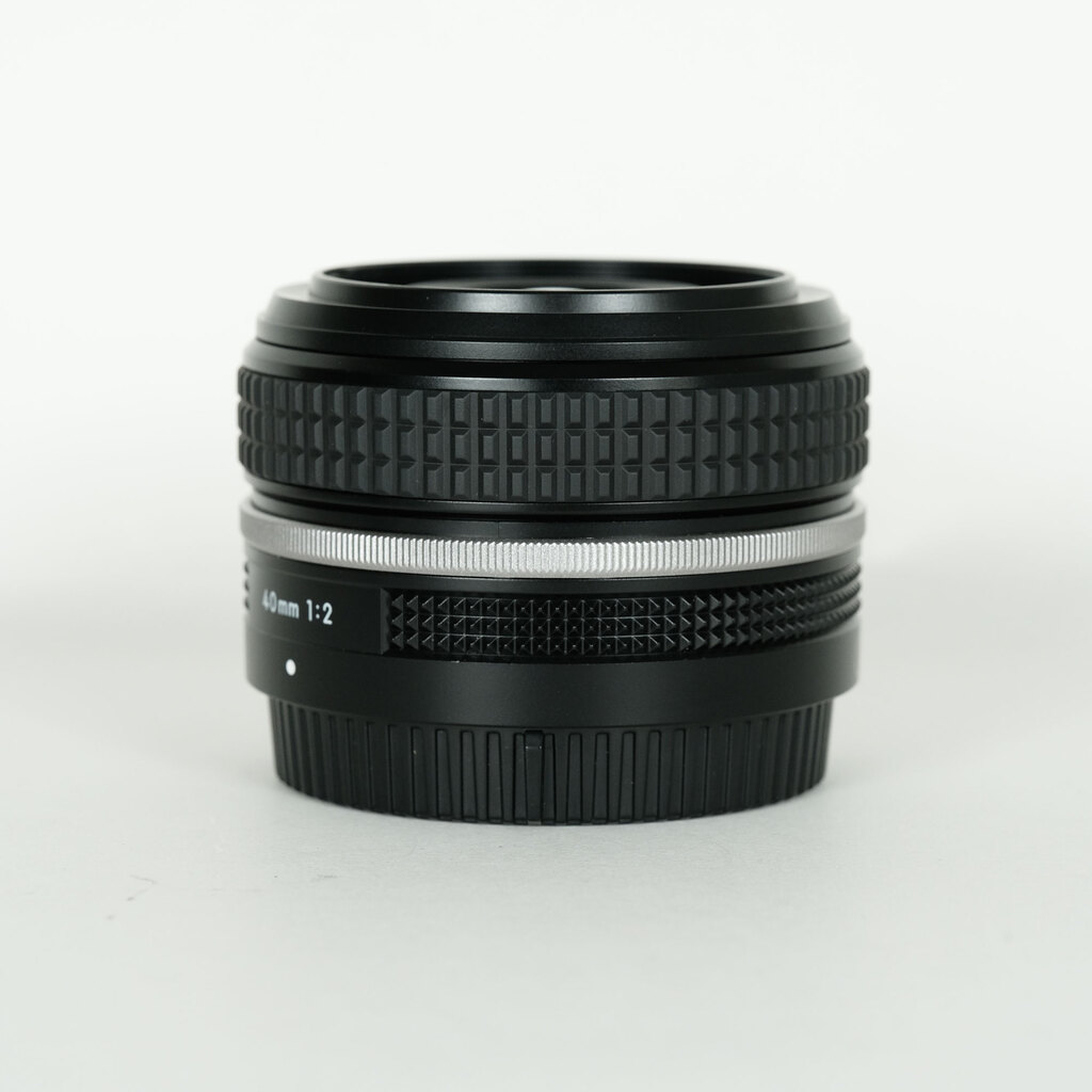 Nikon NIKKOR Z 40mm f/2 Nikon NIKKOR Z 40mm f/2