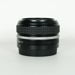 Nikon NIKKOR Z 40mm f/2 Nikon NIKKOR Z 40mm f/2