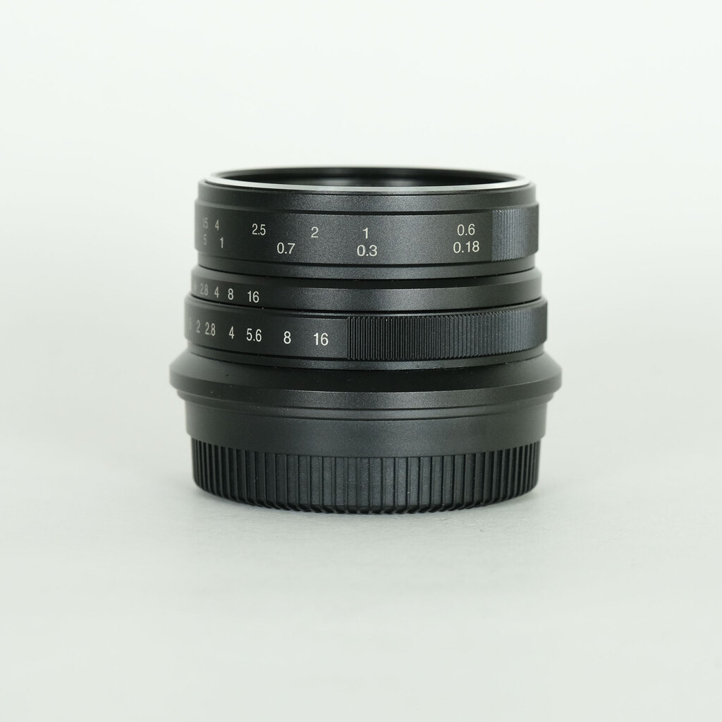 七工匠 7artisans 25mm F1.8 (フジフイルムX用) ブラック 七工匠 7artisans 25mm F1.8 (フジフイルムX用) ブラック