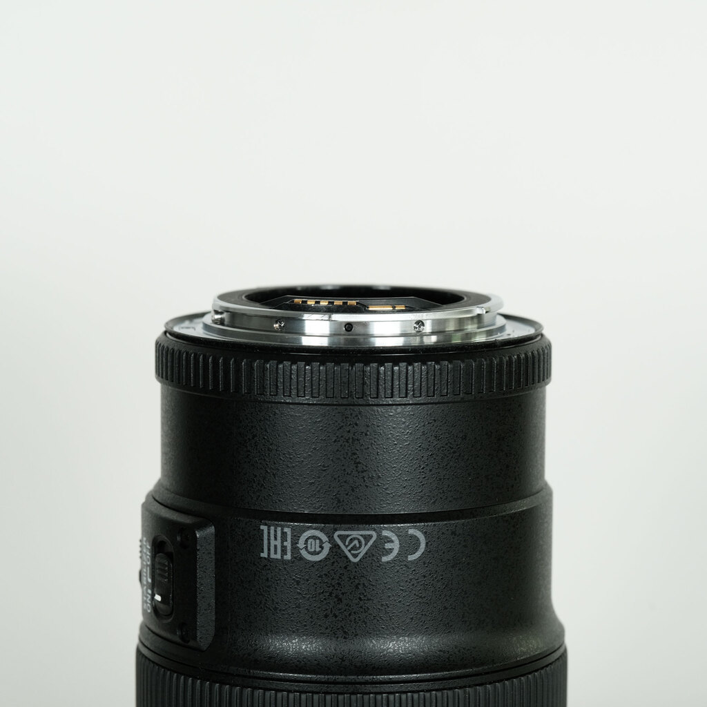 Canon EF100mm F2.8Lマクロ IS USM
