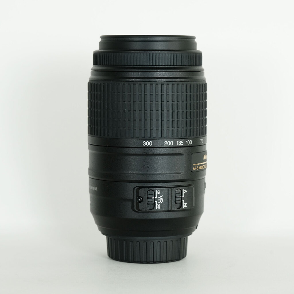 Nikon AF-S DX NIKKOR 55-300mm F4.5-5.6G ED VR Nikon AF-S DX NIKKOR 55-300mm F4.5-5.6G ED VR