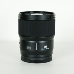 Panasonic LUMIX S 50mm F1.8 Panasonic LUMIX S 50mm F1.8