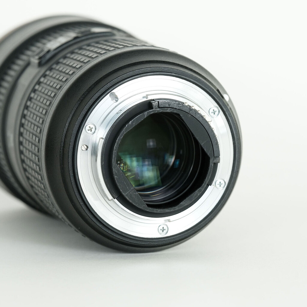 Nikon AF-S NIKKOR 24-70mm f/2.8E ED VR Nikon AF-S NIKKOR 24-70mm f/2.8E ED VR