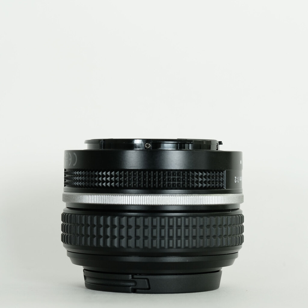 Nikon NIKKOR Z 40mm f/2 Nikon NIKKOR Z 40mm f/2