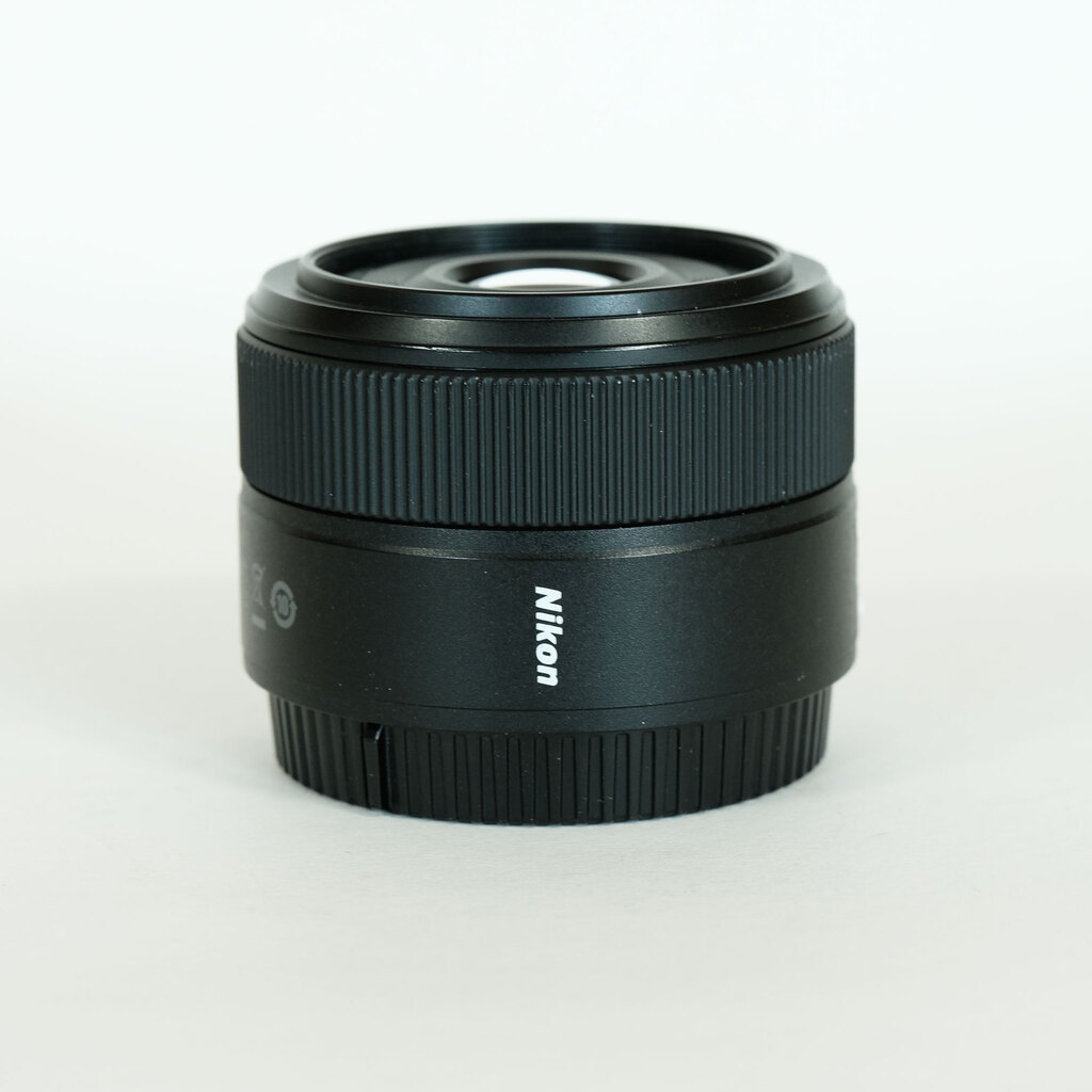 Nikon NIKKOR Z 40mm f/2 Nikon NIKKOR Z 40mm f/2