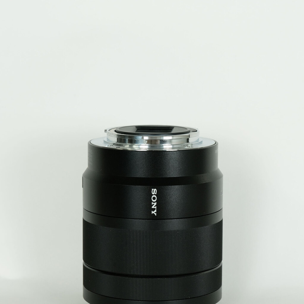 SONY Vario-Tessar T* E 16-70mm F4 ZA OSS SEL1670Z SONY Vario-Tessar T* E 16-70mm F4 ZA OSS SEL1670Z