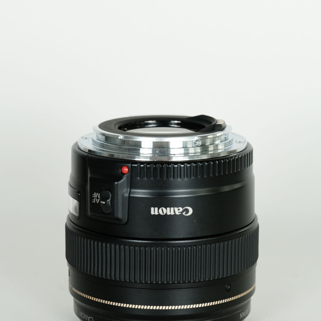 Canon EF100mm F2 USM Canon EF100mm F2 USM