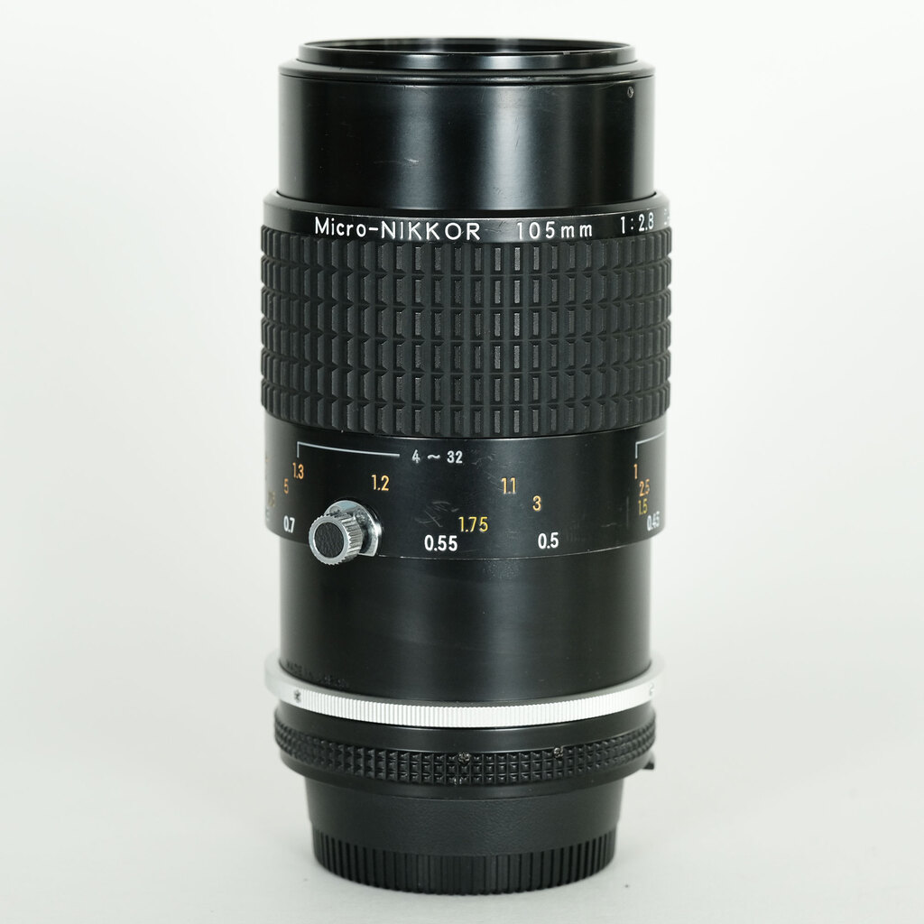 Nikon Ai Micro-Nikkor 105mm F2.8S Nikon Ai Micro-Nikkor 105mm F2.8S