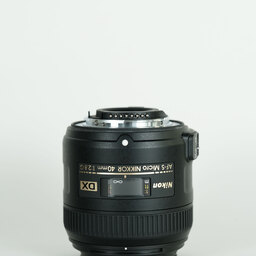 Nikon AF-S DX Micro NIKKOR 40mm f/2.8G Nikon AF-S DX Micro NIKKOR 40mm f/2.8G