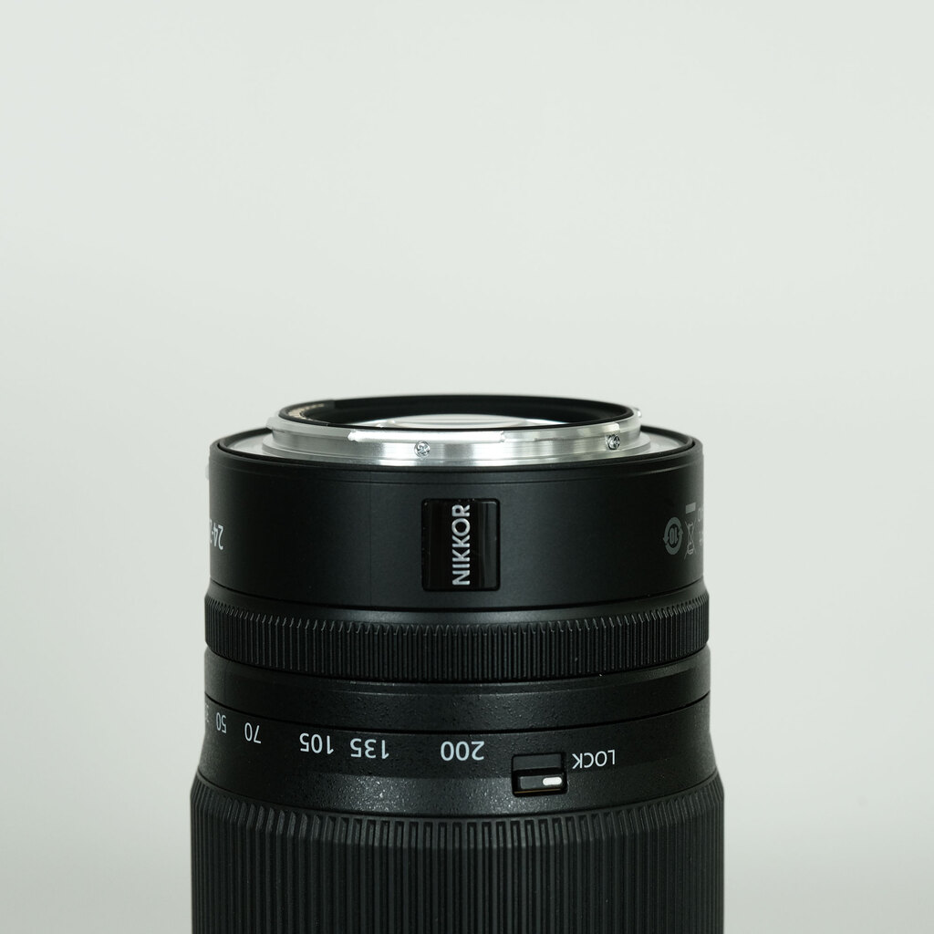 Nikon NIKKOR Z 24-200mm f/4-6.3 VR Nikon NIKKOR Z 24-200mm f/4-6.3 VR