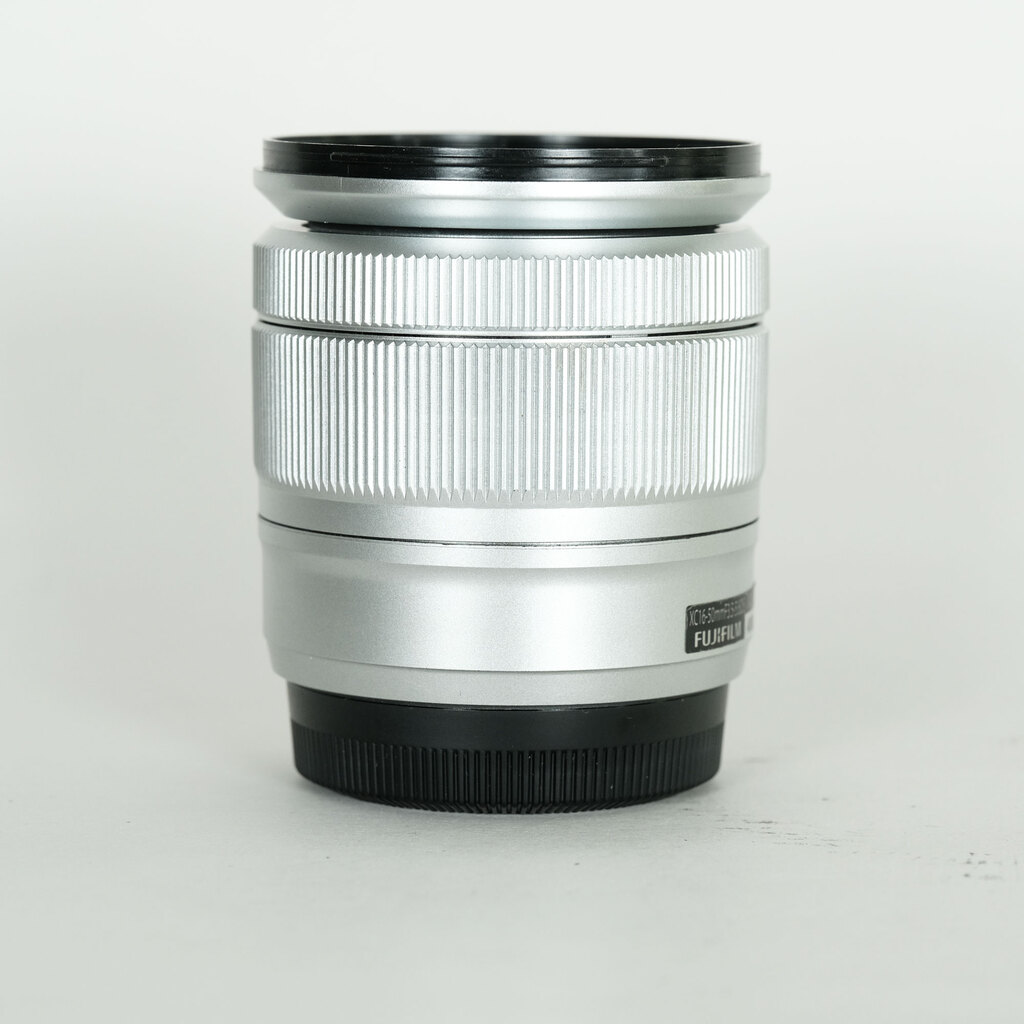 FUJIFILM フジノン XC16-50mm F3.5-5.6 OIS シルバー FUJIFILM フジノン XC16-50mm F3.5-5.6 OIS シルバー