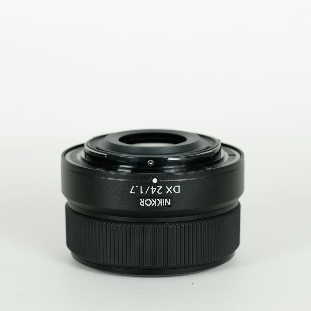 Nikon NIKKOR Z DX 24mm f/1.7 Nikon NIKKOR Z DX 24mm f/1.7