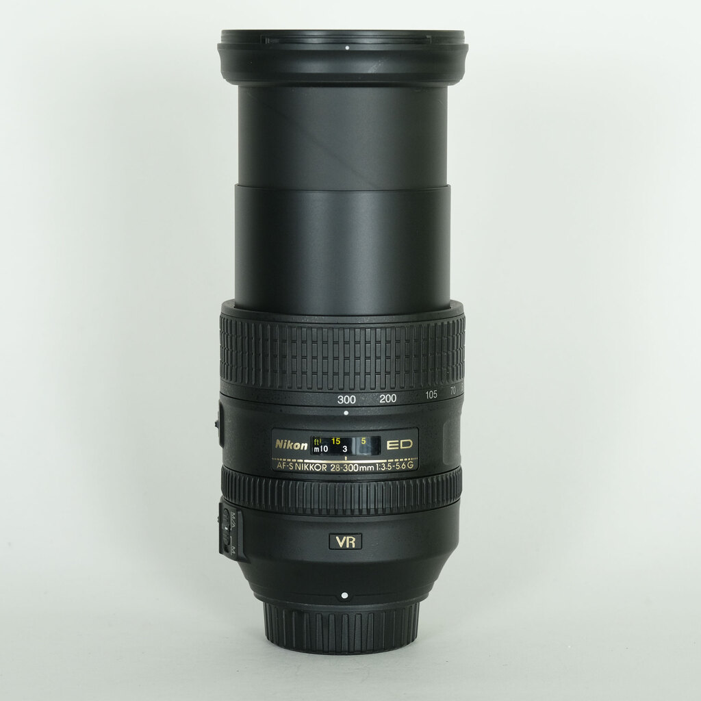 Nikon AF-S NIKKOR 28-300mm f/3.5-5.6G ED VR