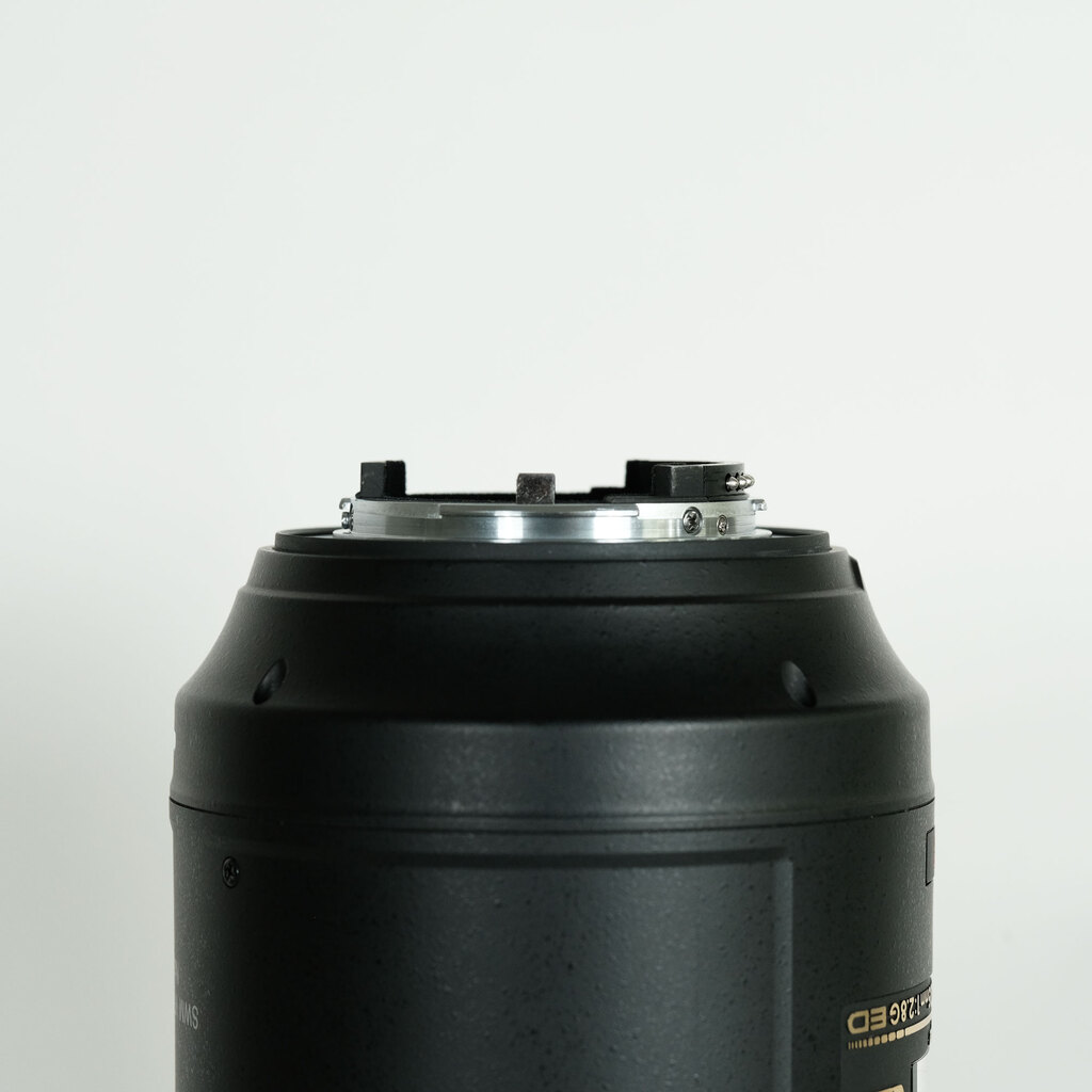 Nikon AF-S VR Micro-Nikkor 105mm f/2.8G IF-ED Nikon AF-S VR Micro-Nikkor 105mm f/2.8G IF-ED