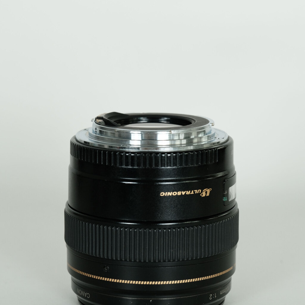 Canon EF100mm F2 USM Canon EF100mm F2 USM