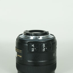 Nikon AF-S DX Micro NIKKOR 40mm f/2.8G Nikon AF-S DX Micro NIKKOR 40mm f/2.8G